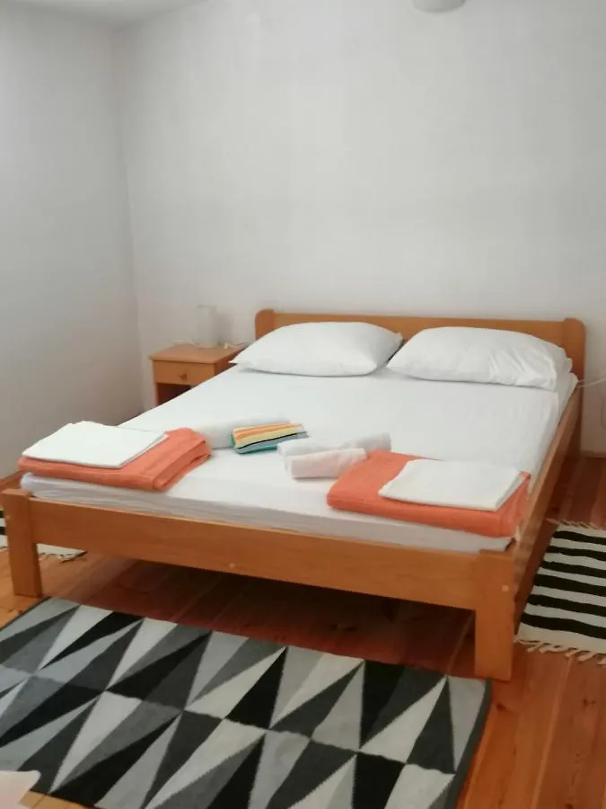 Bruno Apartman Apartment Selce