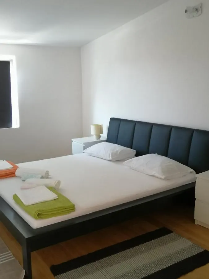 Bruno Apartman Apartment Selce