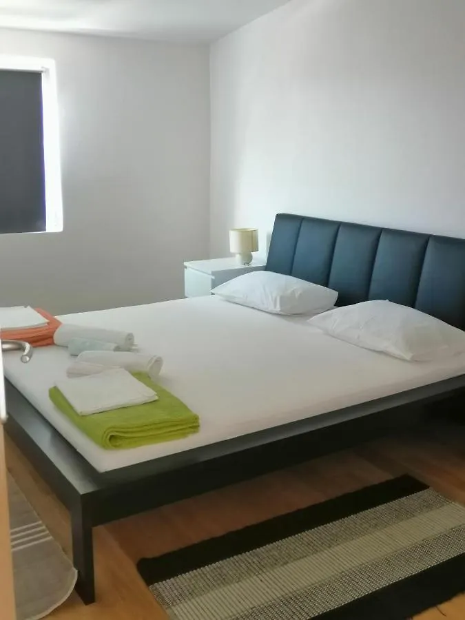 Bruno Apartman Apartment Selce