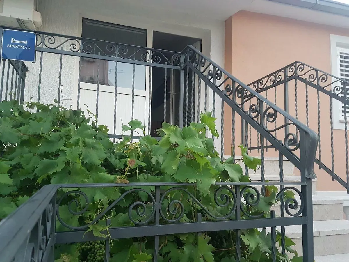 Bruno Apartman Apartment Selce Croatia