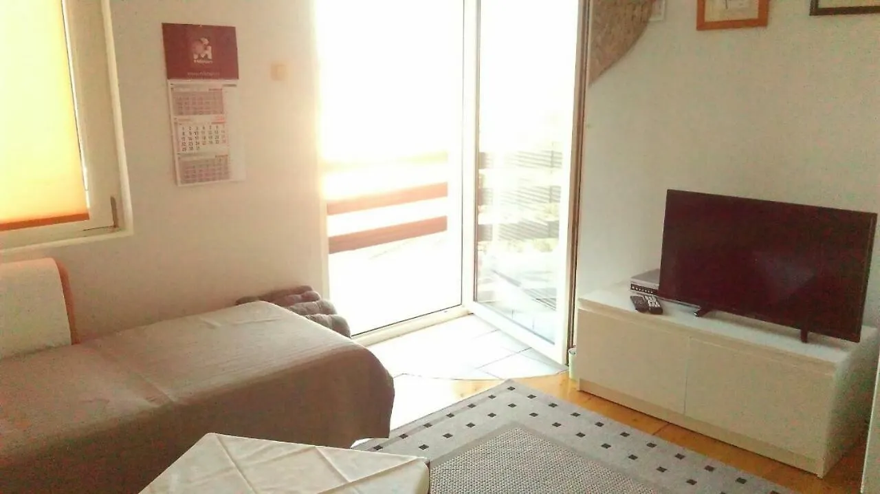 Bruno Apartman Apartment Selce